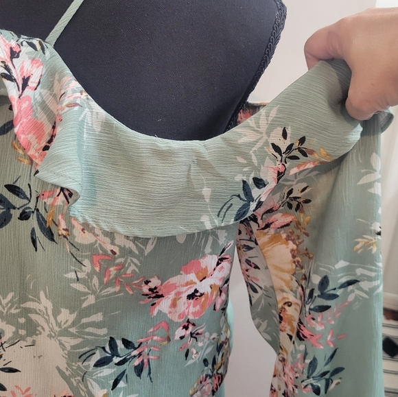 Romper - Picture 2 of 4